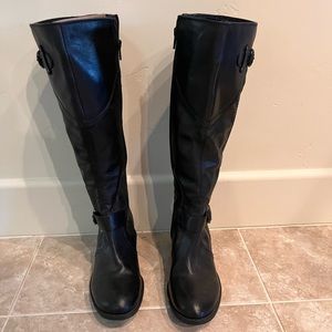 NEW Clarks leather riding boot w/ cute buckle detail. Soft lining. Never worn.